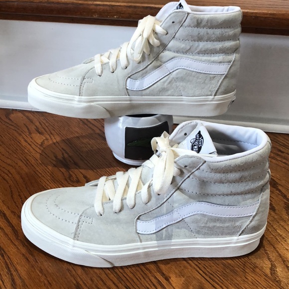 VANS SK8-HI 'PIG SUEDE - MARSHMALLOW - UNISEX IN PRELOVED CONDITION! - Picture 1 of 8
